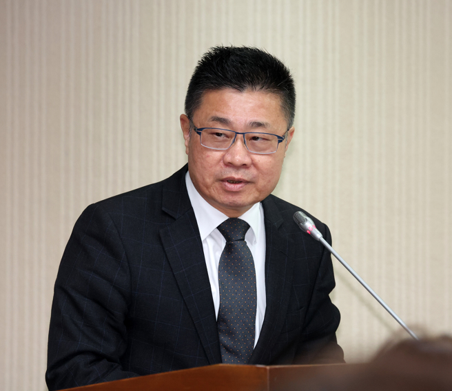 立法院社會福利及衛生環境委員會30日審查「老人福利法第22條條文修正草案」等案，衛福部次長呂建德（見圖）列席。（劉宗龍攝）