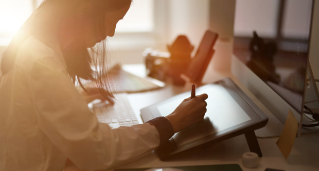 日本绘师遭怀疑AI生成作品，PO工作照澄清，吸2千万人朝圣。（示意图：shutterstock／达志）

