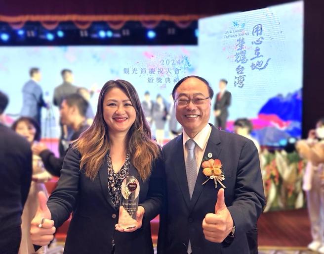 高雄市政府观光局荣获观光署旅宿管理辅导考核特优。（图／高雄市观光局提供）