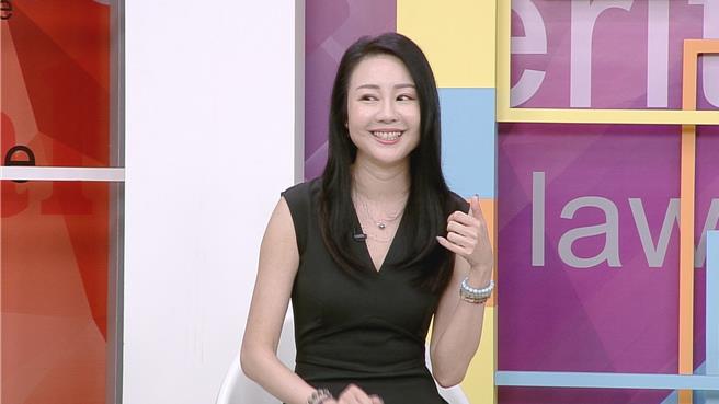 李姝姸在《震震有词》分享曾被经纪人欺负的故事。（和展影视提供）