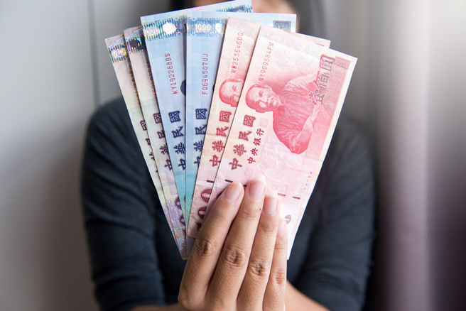 水瓶座、摩羯座、金牛座和雙子座在6月份的貴人運和財運都很旺，其中水瓶座有望透過親友得知賺錢門路。（示意圖：Shutterstock／達志）