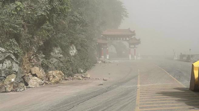 太鲁阁国家公园受0403花莲大地震严重影响，根据卫星影像估算碳匯损失约3821公吨。（太管处提供）