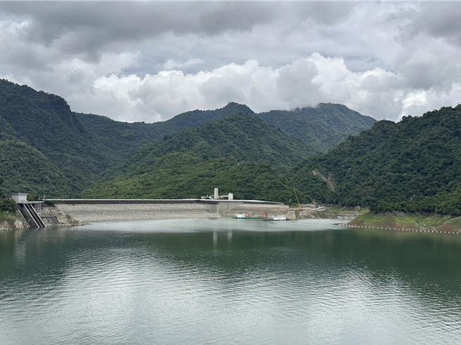 台南市28日的大雨为曾文水库带来丰沛水量，预估周六、周日将有更大锋面降在山区。（水利署南区水资源分署提供／程炳璋台南传真）