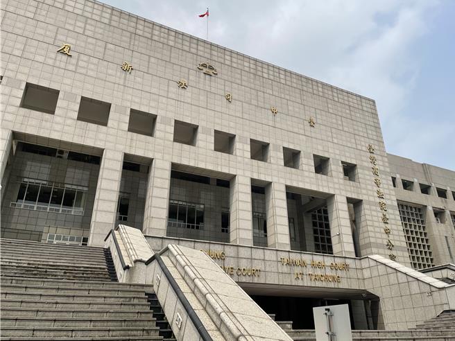 台中市建築臨時工黃姓男子，因不滿給予廖姓男街友生活費，他卻拿去買酒，氣憤持米酒瓶敲擊、用腳猛力踩踏其頭部，導致廖男顱內出血不治，一審法官依殺人罪判處15年徒刑，二審合議30日駁回上訴，維持原判。仍可上訴三審。（王煌忠攝）