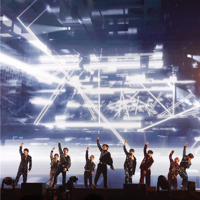 SnowMan近年人气超高，演唱会上获得全场最大欢呼声。（大鸿艺术、星达拓娱乐提供）