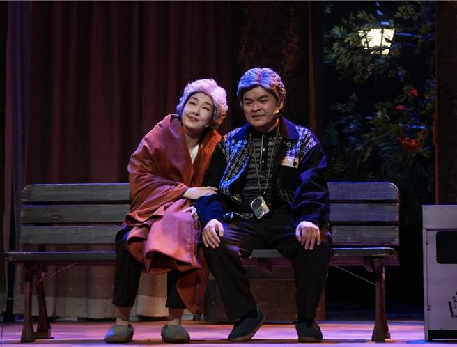 巴钰、黄浩咏在《文雄与秀英》有精湛演出。（活性界面制作提供；摄影／林耿邦）