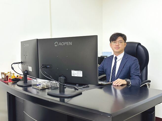 亚护开发以「SIGMA CARE」为自有品牌，提供医疗市场全面性服务；图为公司总经理何天佑。图／陈宥学