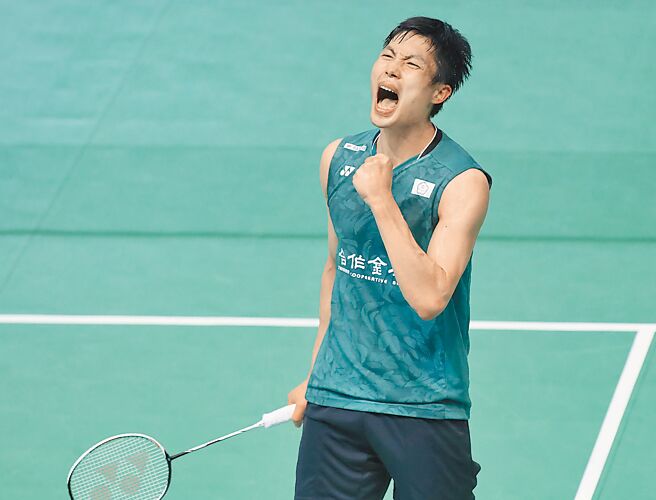 台灣「羽球一哥」周天成在新加坡公開賽殺入男單4強。（本報資料照片）