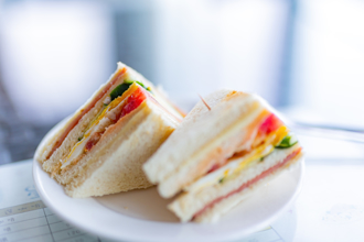 三明治＋冰奶茶只要20元！超佛早餐店位置曝光 全网吓：我这卖50元