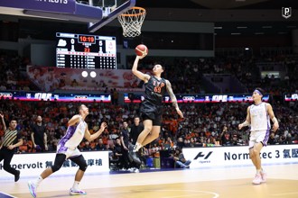 PLG》盧峻翔強轟27分 領航猿主場輕取攻城獅搶先聽牌