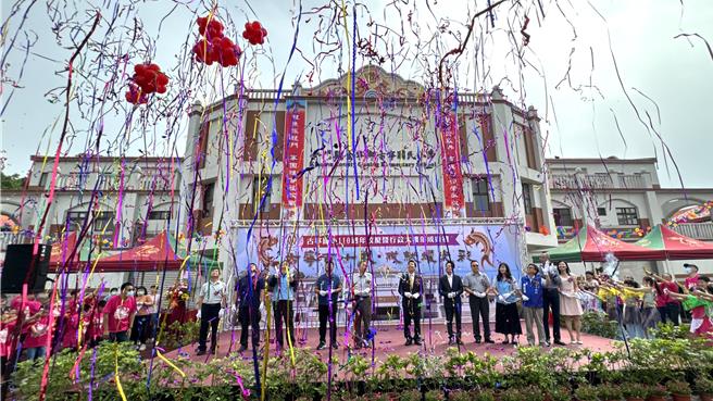 斥资上亿元、歷时2年打造的金门县古寧国小新建校舍终于落成，今日上午特别结合建校110周年校庆，盛大举办「古寧国小110周年校庆暨行政大楼（活动中心）落成典礼」。（于家麒摄）