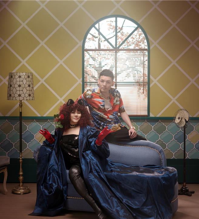 林美秀新歌〈乌猫〉MV邀春风合作演出。（图／繁星浩月提供）