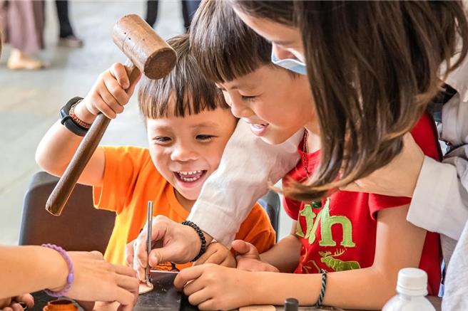 「2024金門親子嘉年華」將於7月1日至8月31日登場，現正熱烈召集金門在地業者共同投入參與親子體驗遊程規畫。（圖／金門縣政府提供）