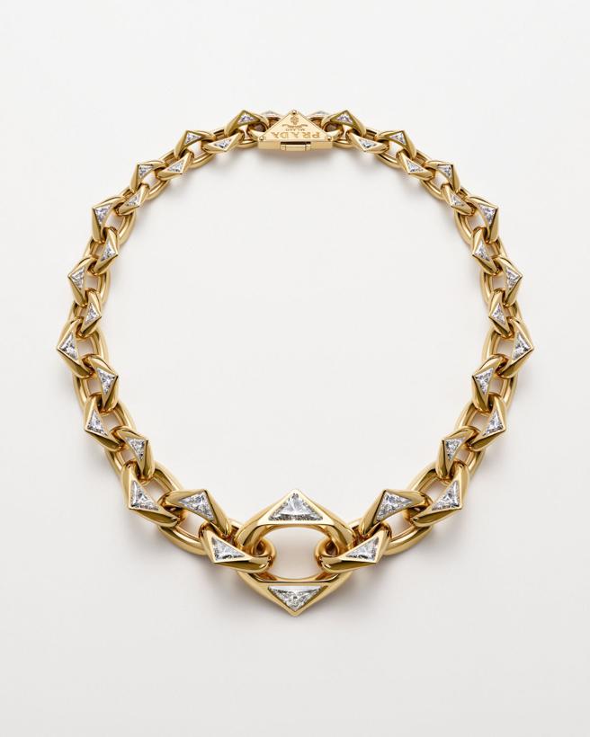 PRADA Eternal Gold 18K黄金与实验室钻石项炼。（PRADA提供）
