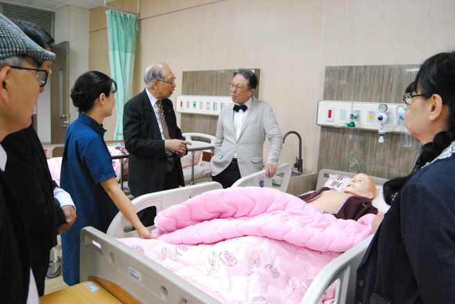 尤其是透过日本淀川基督教医院等教会医疗院所体系的合作，共同建立可持续性之互惠合作模式。(照片/国立暨南国际大学)