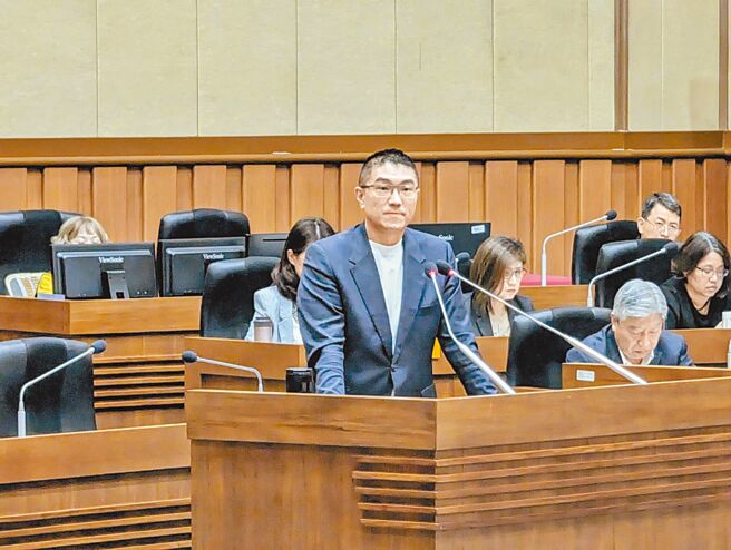 基隆市长谢国梁表示，室内儿童乐园的相关工程都是透过公开招标、评选找到厂商，后续的追加预算也是如此。（张志康摄）