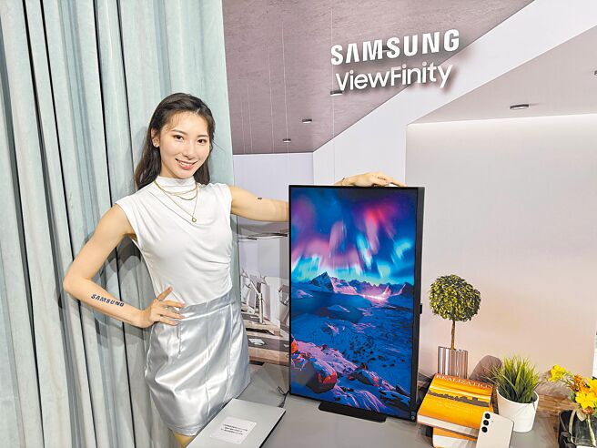 三星ViewFinity S8，27吋9990元、32吋1万900元。（古明弘摄）