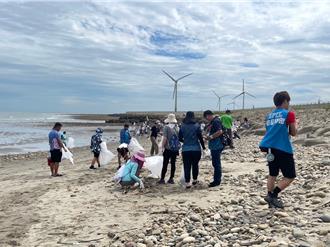 封測大廠出動5百人淨灘 清出1600公斤海洋垃圾