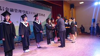 從幼兒園一路讀到研究所 台南中信教育體系學校畢典登場