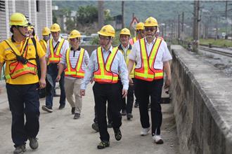 交通部长视察花莲铁公路 要求提升花东联外交通安全