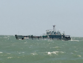 共軍2登陸艇罕見進入金門限制海域 退役少將憂1事發生