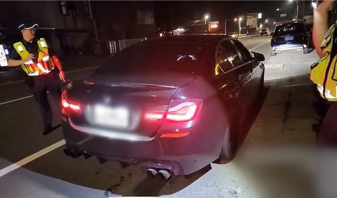 新营警方执法不手软，最近2个月已拦查取缔94辆噪音车。（读者提供／张毓翎台南传真）