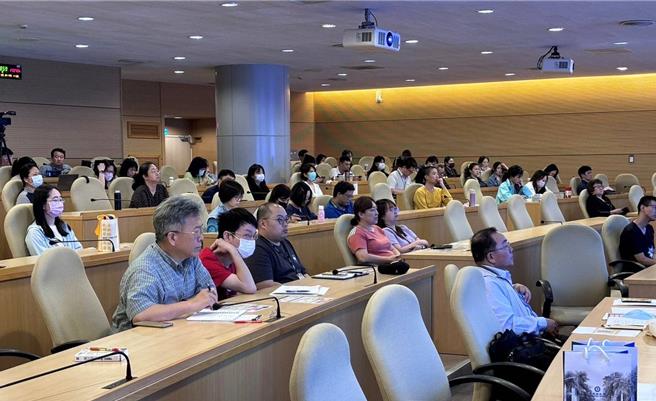 北市警南港分局配合中央研究院政風室辦理「廉正業務交流暨AI識詐」預防犯罪宣導活動。（翻攝照片／林郁平台北傳真）