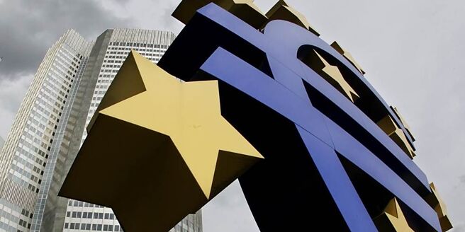 歐盟統計局發布初步數據顯示，歐元區5月調和消費者物價指數（CPI）年增2.6％，為今年來首見回升。圖／美聯社