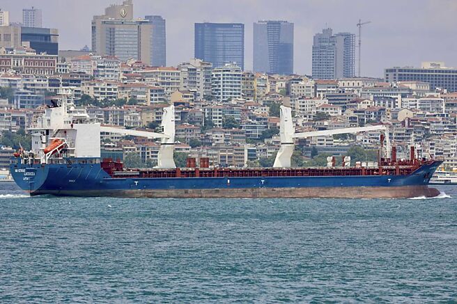 慧洋-KY（2637）董事長藍俊昇5月31日表示，目前散裝市場缺船，現在訂船最快要到2027年才能交船。圖／美聯社