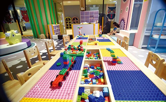 嘉义福容voco酒店儿童俱乐部积木区，小朋友可在此发挥创意堆迭。图／姚舜