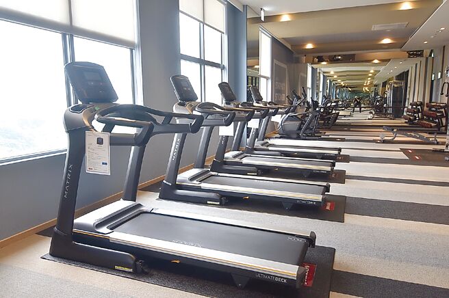 嘉义福容voco酒店的健身房位在7楼，有各种健身器材可使用。图／姚舜