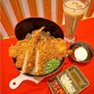 日料店巨量「相撲丼」上桌 爽嗑海陸4拼加碼飲冰品0元