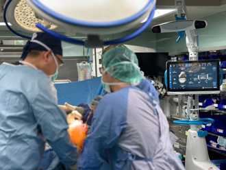 有導航更精準！換人工膝關節可先模擬 醫：減少併發症