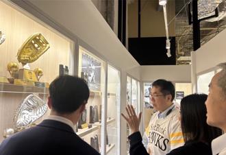 黃偉哲拜訪王貞治 盼助台南培育優秀選手