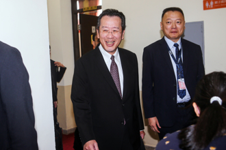 顧立雄開會聽簡報5分鐘就閃？！退將動怒轟「甩鍋」不負責