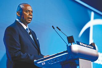 美防长：支持台海现状 亚太是优先战区