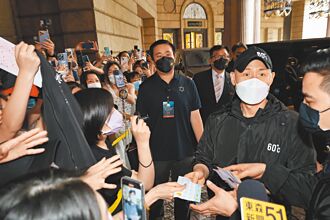 張學友60＋被虧劈腿劈太快