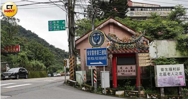 该起窃盗命案至今未破，发生命案的2层小洋房紧邻警政署保三总队。（图／摄影李宗明）