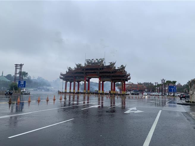 廟方人員則表示，每次瞬間大雨，廣場常會積水，不過抽水機都能及時發揮效果。（台南市政府水利局提供／張毓翎台南傳真）