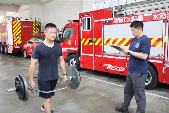 基隆市消防局日前舉辦集中訓練，篩選出4名合格的消防同仁，將於11月赴日接受完整的消防救災訓練。（基隆市消防局提供／張志康基隆傳真）