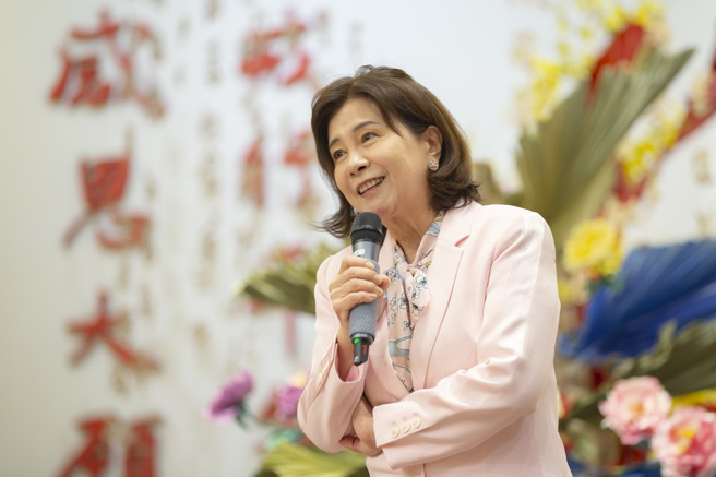 未來與希望系列講座，陳怡蓁談從歷史、文學到戲曲的變奏。(圖/佛光山惠中寺提供)