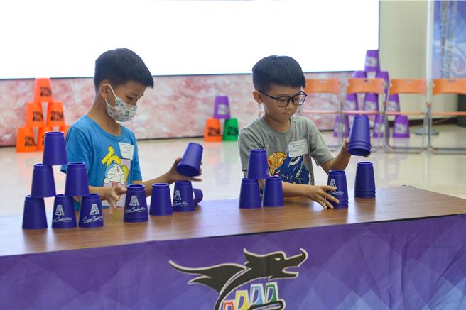 小選手們全神貫注比賽。（苗栗縣政府提供／李京昇苗栗傳真）