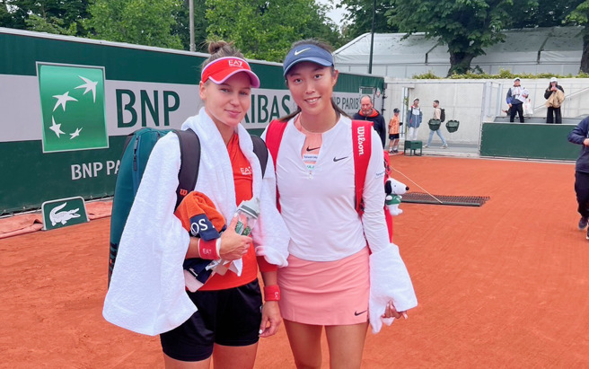 詹皓晴（右）和俄羅斯搭檔庫德梅托娃止步2024法網女雙16強。（資料照／劉雪貞提供）