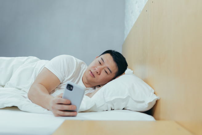 16日上午7時許發生規模6.3強震，不少人還在睡夢中就被國家警報嚇醒。（示意圖，Shutterstock／達志）