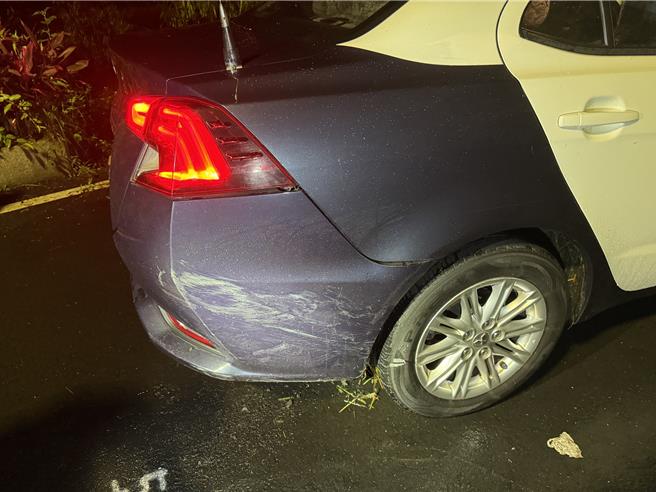 郭嫌不仅拒捕还衝撞警车。（警方提供／吴佩蓉宜兰传真）