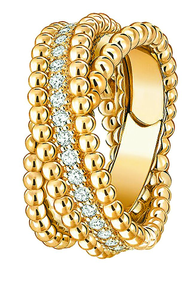 梵克雅宝Perlee diamonds duo黄K金镶钻戒指。（Van Cleef & Arpels提供）