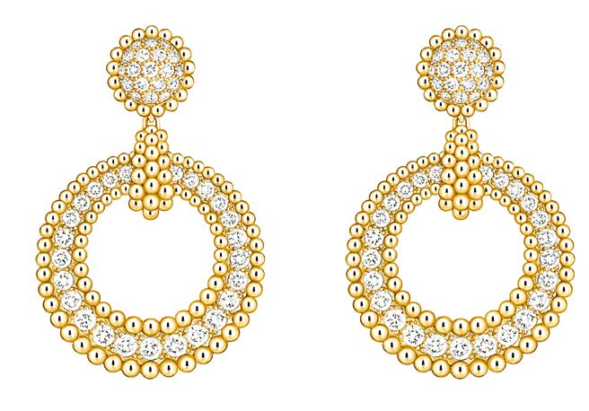 梵克雅宝Perlee diamonds黄K金镶钻耳环。（Van Cleef & Arpels提供）