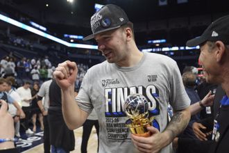 NBA》魔術強生期待總冠軍賽：今年會衝出超高分
