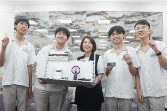 屏中出国比赛科展得冠 周春米大讚：屏东之光