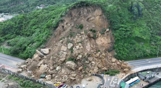 基隆山崩早有前例 專家曝原因：長年風化加上大雨沖刷